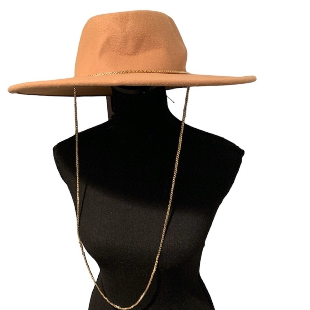 BP Fedora in Light Tan with Gold Chain Strap One size. NWT